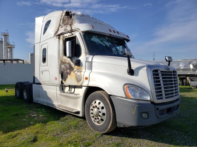 3AKJGLDR9HSHF7852 - 2017 FREIGHTLINER CASCADIA 1 WHITE photo 1