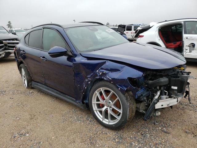 ZASPAKBNXK7C40223 - 2019 ALFA ROMEO STELVIO TI BLUE photo 4