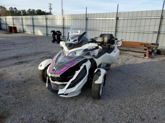 2BXNBDD11EV007702 - 2014 CAN-AM SPYDER ROA RT WHITE photo 2