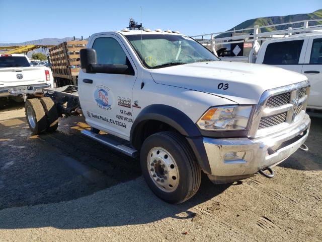 3C7WRMBL7HG727998 - 2017 RAM 5500 WHITE photo 4