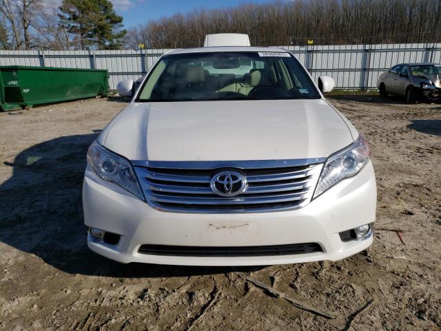 4T1BK3DB8BU408639 - 2011 TOYOTA AVALON BASE 白色 照片 5