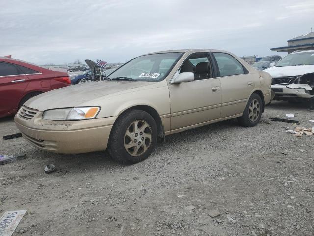 JT2BF28K6W0124428 - 1998 TOYOTA CAMRY LE GOLD photo 1