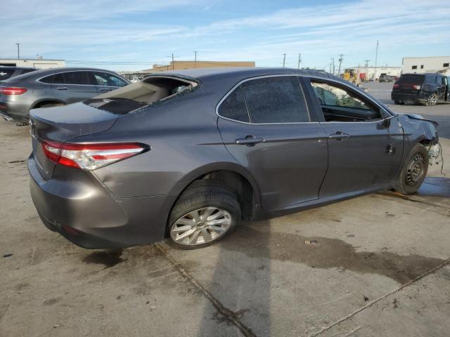 4T1B11HKXJU618742 - 2018 TOYOTA CAMRY L GRAY photo 3