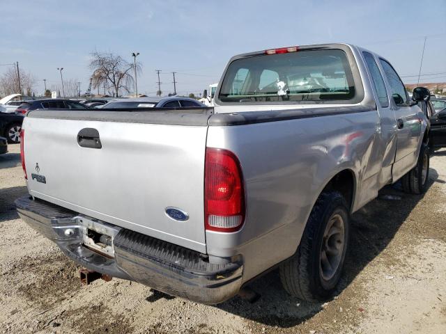 1FTZX1723YKA44333 - 2000 FORD F150 SILVER photo 3