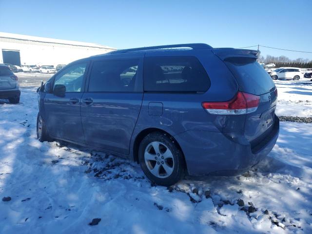 5TDKK3DC0ES502794 - 2014 TOYOTA SIENNA LE GRAY photo 2