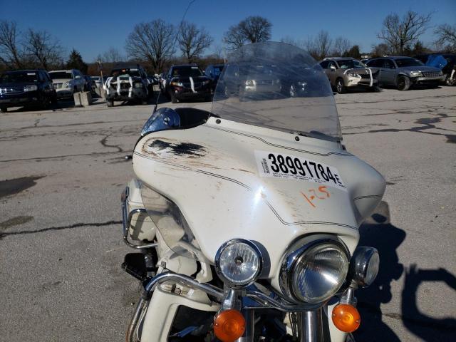 1HD1FCW166Y660816 - 2006 HARLEY-DAVIDSON FLHTCUI 白色 照片 10