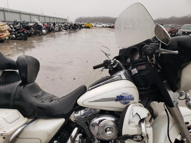 1HD1FCW166Y660816 - 2006 HARLEY-DAVIDSON FLHTCUI 白色 照片 5