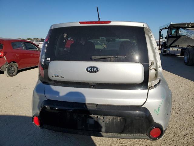 KNDJP3A5XG7820700 - 2016 KIA SOUL + SILVER photo 6