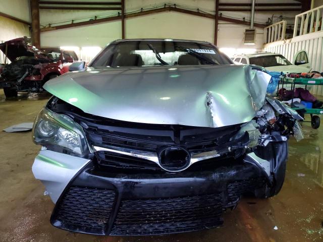 4T1BF1FK8GU262398 - 2016 TOYOTA CAMRY LE SILVER photo 5