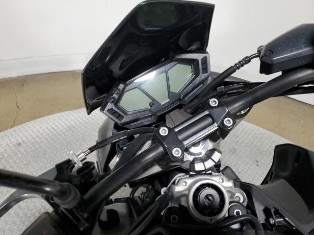 JKBZRCB14GDA20882 - 2016 KAWASAKI ZR800 B BLACK photo 8