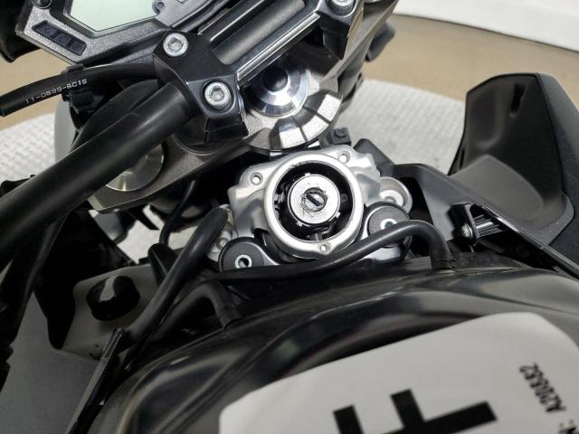 JKBZRCB14GDA20882 - 2016 KAWASAKI ZR800 B BLACK photo 9