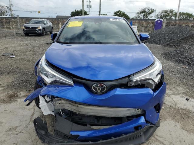 NMTKHMBXXKR099878 - 2019 TOYOTA C-HR XLE BLUE photo 5