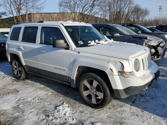 1C4NJRFB7GD702108 - 2016 JEEP PATRIOT LATITUDE WHITE photo 4