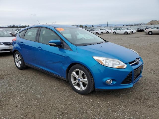 1FAHP3K21CL295312 - 2012 FORD FOCUS SE BLUE photo 4