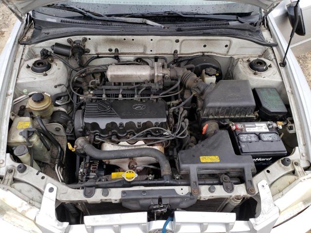 KMHCG45G8YU044589 - 2000 HYUNDAI ACCENT GL SILVER photo 11