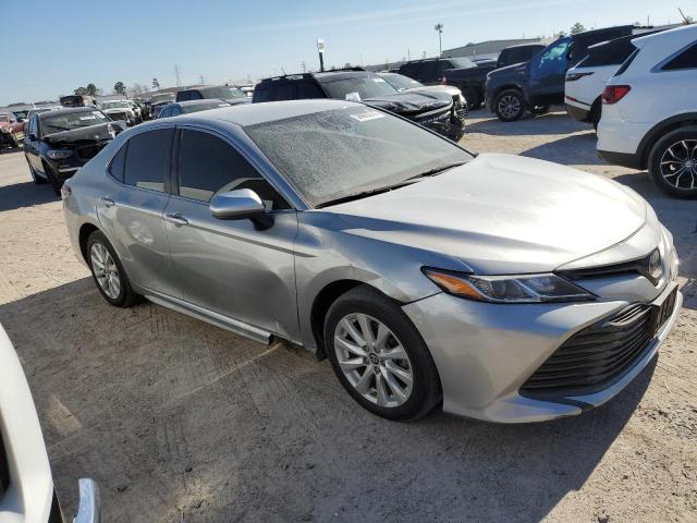 4T1C11BK8LU008788 - 2020 TOYOTA CAMRY LE SILVER photo 4