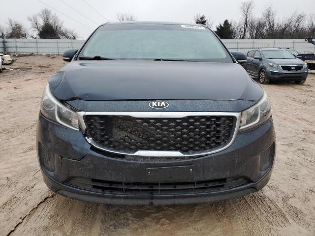 KNDMB5C18G6129446 - 2016 KIA SEDONA LX BLACK photo 5