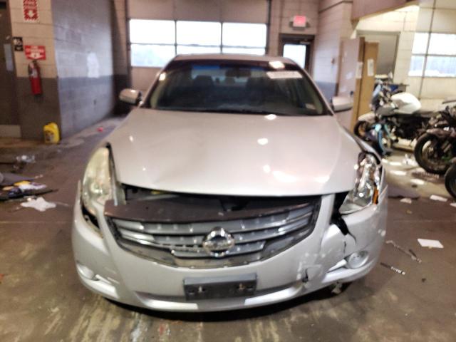 1N4AL2AP3CN441847 - 2012 NISSAN ALTIMA BASE SILVER photo 5