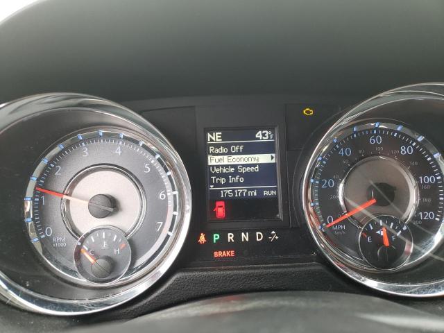 2A4RR5DG2BR665776 - 2011 CHRYSLER TOWN & COU TOURING WHITE photo 9