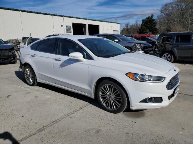 3FA6P0H94ER320248 - 2014 FORD FUSION SE WHITE photo 4