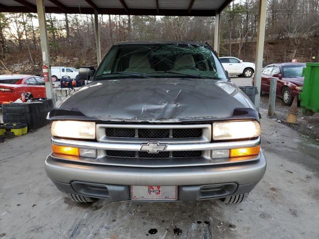 1GNCS18X35K115130 - 2005 CHEVROLET BLAZER GRAY photo 5