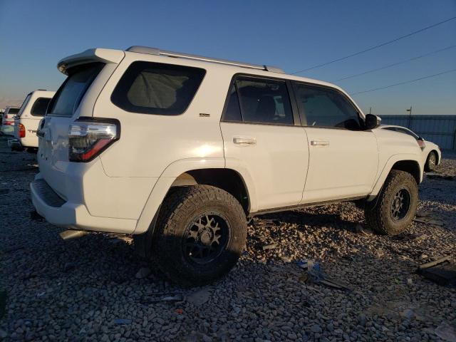 JTEBU5JR9J5554225 - 2018 TOYOTA 4RUNNER SR5/SR5 PREMIUM WHITE photo 3