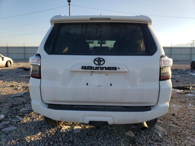 JTEBU5JR9J5554225 - 2018 TOYOTA 4RUNNER SR5/SR5 PREMIUM WHITE photo 6