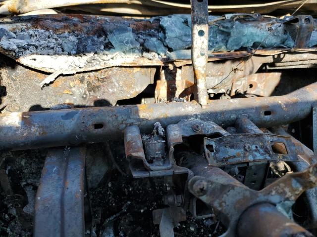 JM1BJ246721506406 - 2002 MAZDA PROTEGE PR5 银色 照片 9