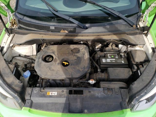 KNDJP3A59H7418765 - 2017 KIA SOUL + GREEN photo 11