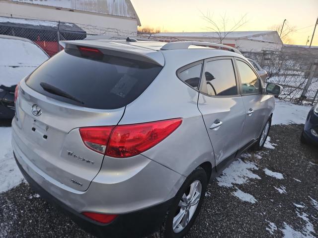 KM8JUCAC2DU754143 - 2013 HYUNDAI TUCSON GLS SILVER photo 4