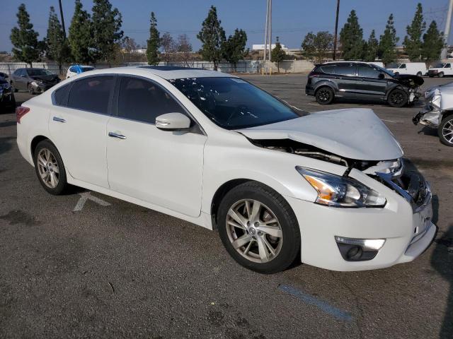 1N4AL3AP2DN468562 - 2013 NISSAN ALTIMA 2.5 WHITE photo 4