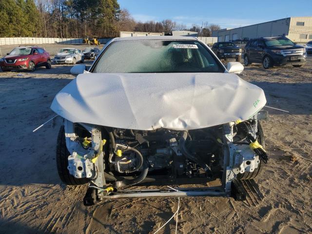 4T1B11HK1KU710081 - 2019 TOYOTA CAMRY L WHITE photo 5