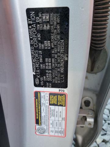 KNDJN2A22F7815124 - 2015 KIA SOUL SILVER photo 13