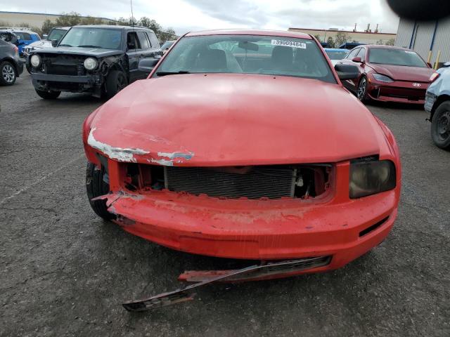 1ZVFT80N055160124 - 2005 FORD MUSTANG RED photo 5