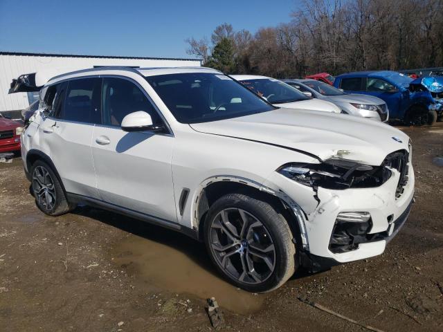 5UXCR6C56KLL25829 - 2019 BMW X5 XDRIVE40I WHITE photo 4