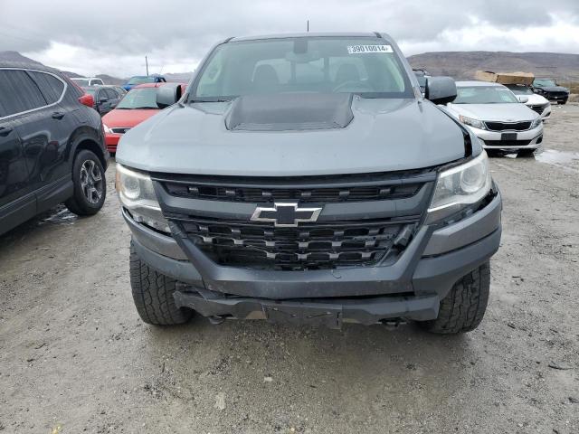1GCPTEE18J1325267 - 2018 CHEVROLET COLORADO ZR2 GRAY photo 5