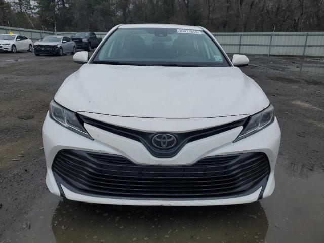 4T1B11HK5KU288123 - 2019 TOYOTA CAMRY L WHITE photo 5