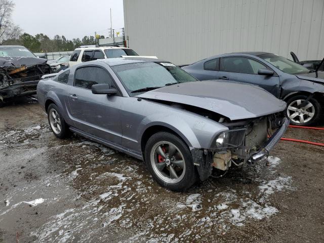 1ZVFT82H665170343 - 2006 FORD MUSTANG GT GRAY photo 4