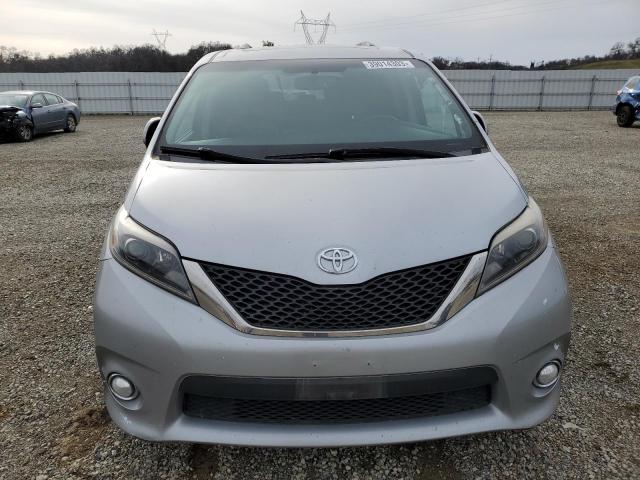 5TDXK3DC7GS729943 - 2016 TOYOTA SIENNA SE SILVER photo 5