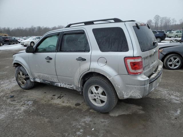 1FMCU0D75AKD44157 - 2010 FORD ESCAPE XLT SILVER photo 2