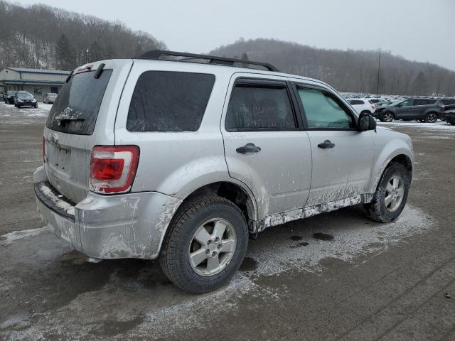 1FMCU0D75AKD44157 - 2010 FORD ESCAPE XLT SILVER photo 3