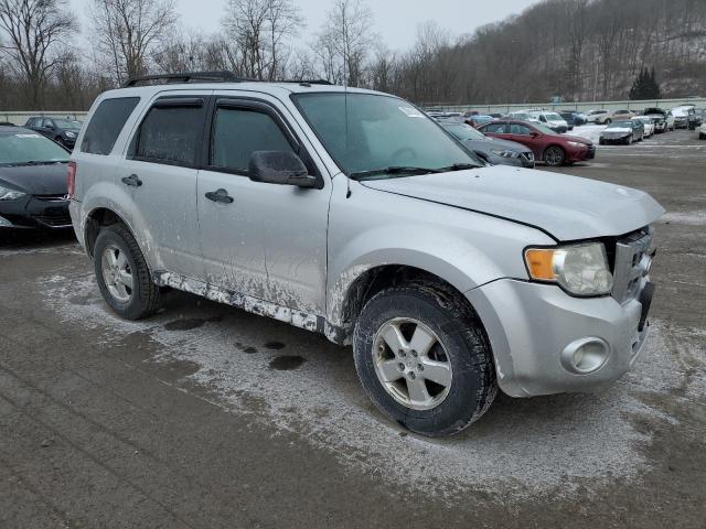 1FMCU0D75AKD44157 - 2010 FORD ESCAPE XLT SILVER photo 4