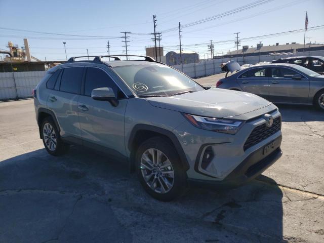 2T3C1RFV3NW225078 - 2022 TOYOTA RAV4 XLE PREMIUM GRAY photo 4