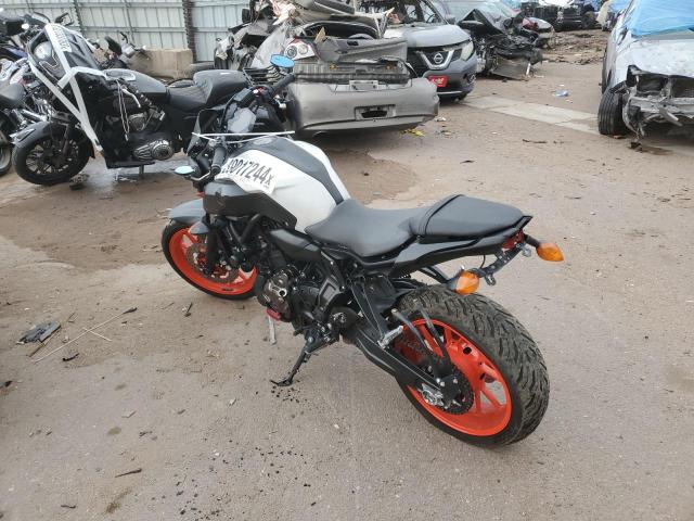 JYARM27E8KA004539 - 2019 YAMAHA MT07 TWO TONE photo 3