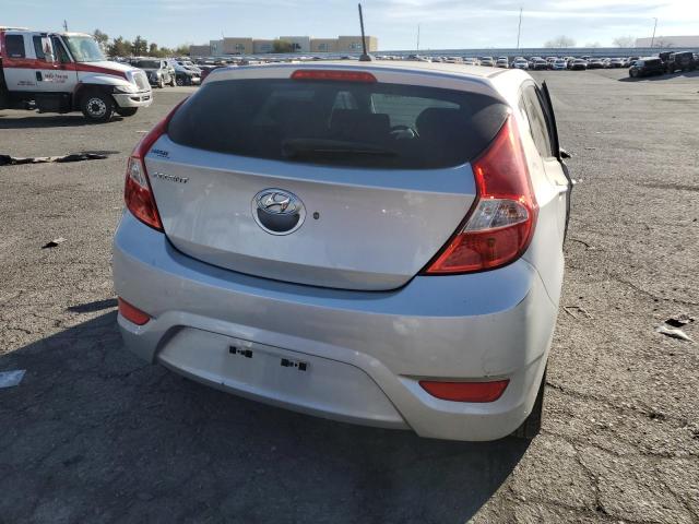 KMHCT5AE7GU294345 - 2016 HYUNDAI ACCENT SE GRAY photo 6