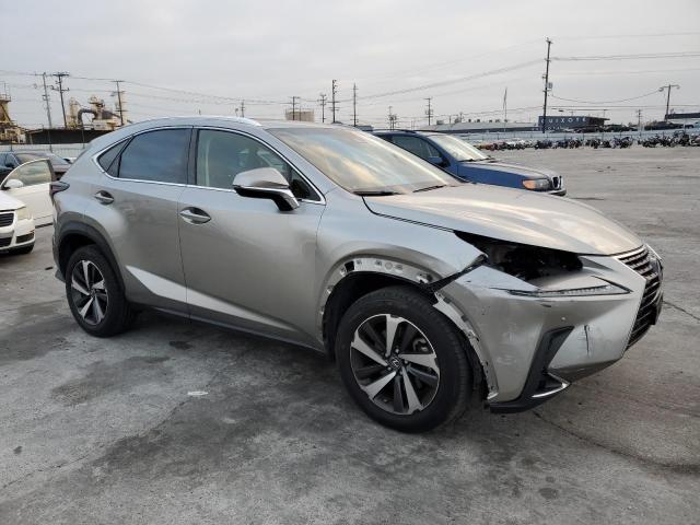 JTJYARBZ9J2099078 - 2018 LEXUS NX 300 BASE 银色 照片 4
