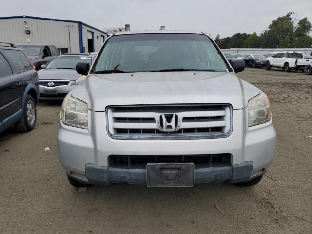 2HKYF18117H518202 - 2007 HONDA PILOT LX SILVER photo 5