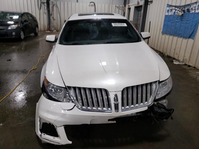 1LNHL9ER4AG612504 - 2010 LINCOLN MKS WHITE photo 5