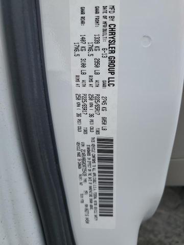 2C4RVABG0DR725439 - 2013 VOLKSWAGEN ROUTAN SE WHITE photo 13