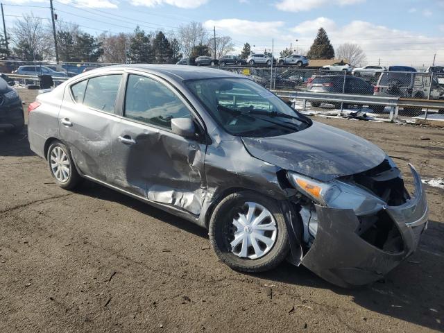 3N1CN7AP2GL851980 - 2016 NISSAN VERSA S GRAY photo 4